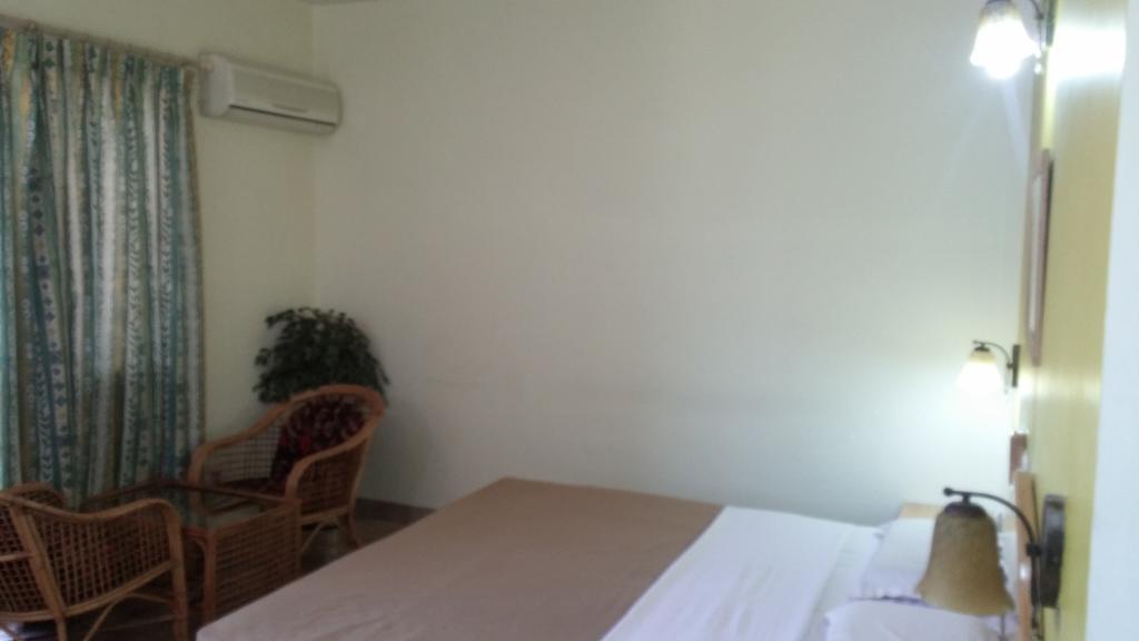 Tom'S Hotel Бангалор Екстериор снимка
