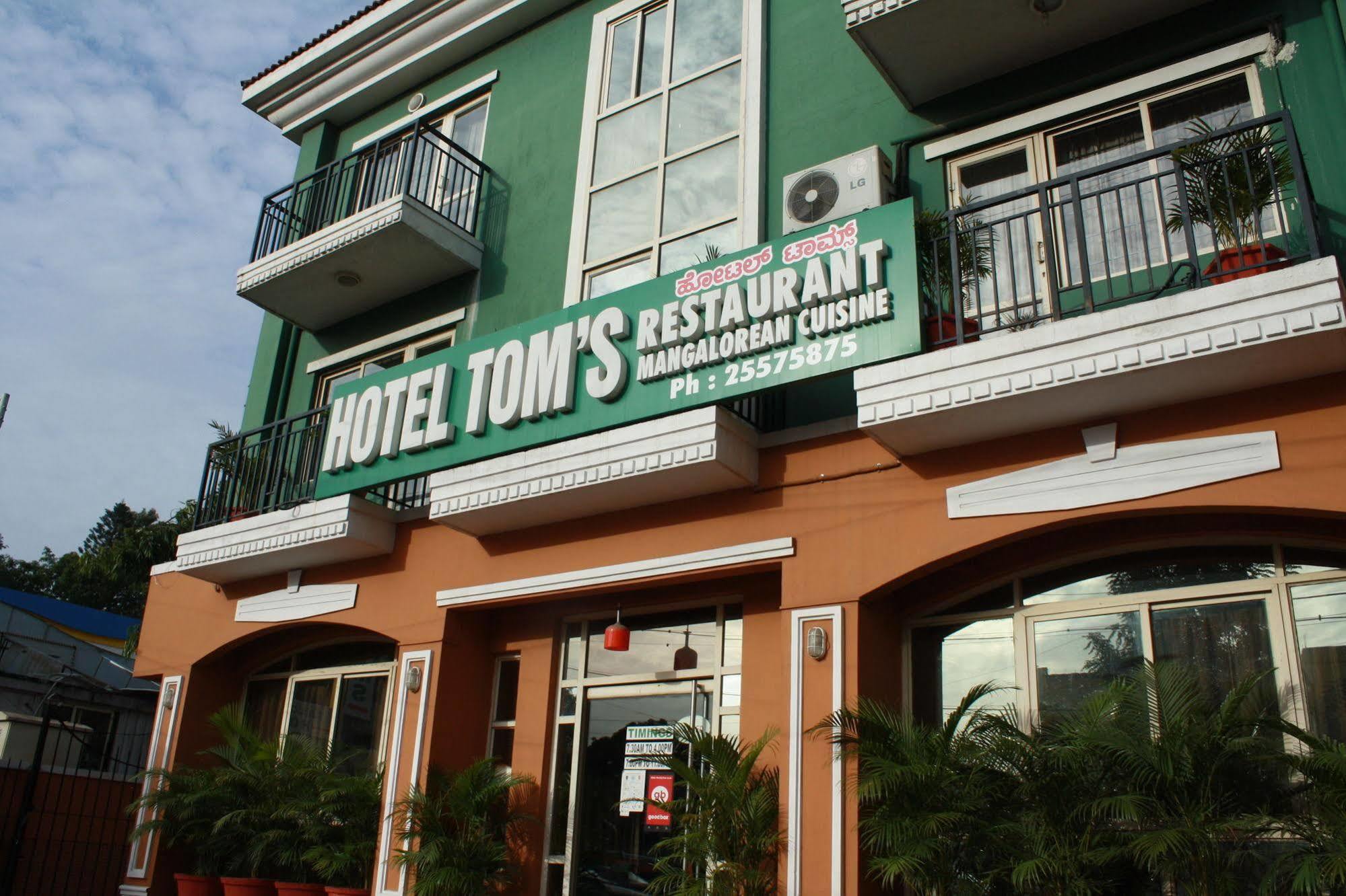 Tom'S Hotel Бангалор Екстериор снимка